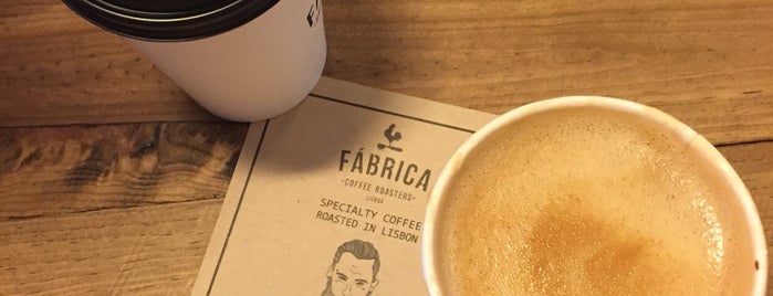 Fábrica Coffee Roasters is one of Lieux qui ont plu à Alinka.