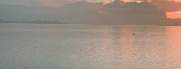 The Beach At Conrad Koh Samui is one of Tempat yang Disukai Ali.