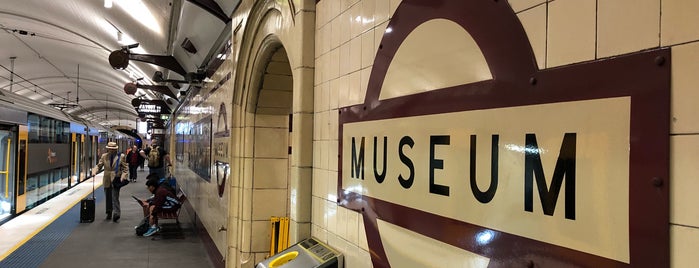 Museum Station is one of สถานที่ที่ Nicole ถูกใจ.