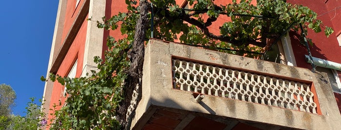 Porrera is one of De paseo por el Priorat.