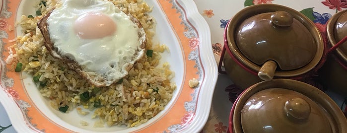 Fried Rice with Crab is one of อาหาร.