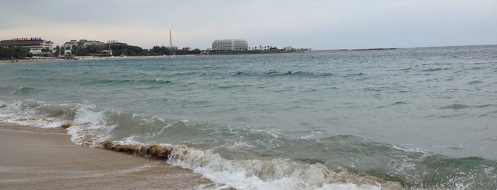 Пляж Авсаллар is one of Yılmaz : понравившиеся места.