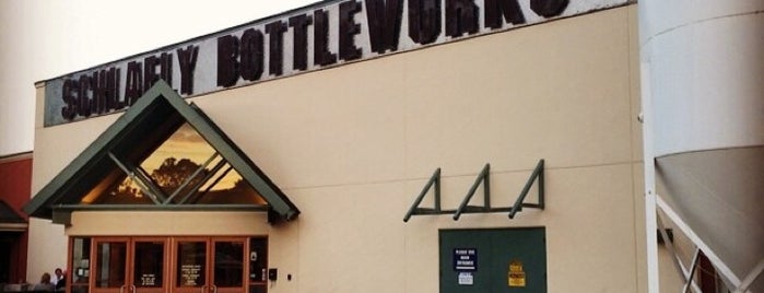 Schlafly Bottleworks is one of สถานที่ที่ Anthony ถูกใจ.