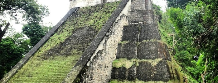 Parque Nacional Tikal is one of สถานที่ที่ Omar ถูกใจ.