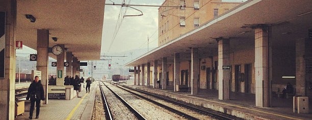 Stazione Terni is one of สถานที่ที่ N ถูกใจ.