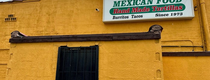 Acevedo's Liquor&burrito is one of Food Quests.
