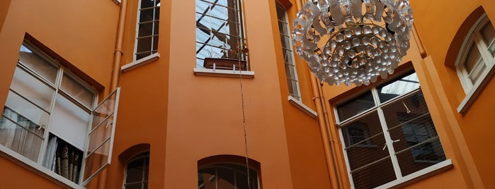 Hotel Ámbar is one of Camila'nın Beğendiği Mekanlar.