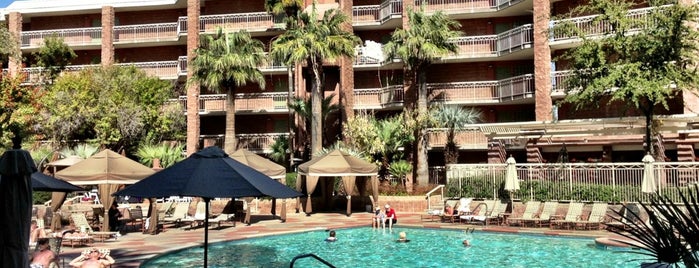 Radisson Suites Tucson is one of Claire : понравившиеся места.