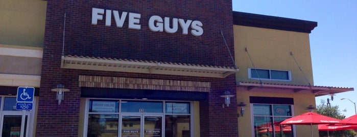 Five Guys is one of Tempat yang Disukai Felipe.