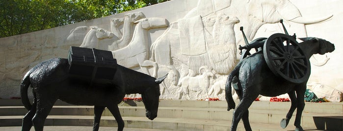 Animals In War Memorial is one of London Equestrian Statues.