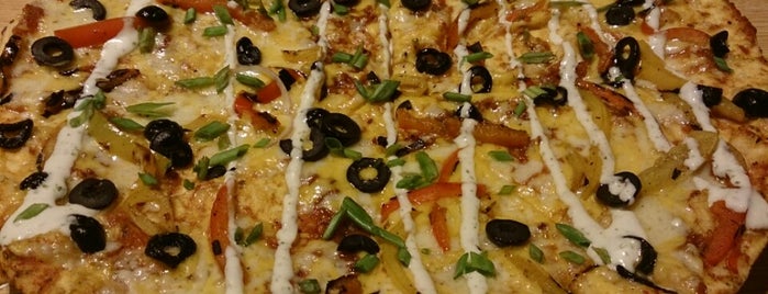 California Pizza Kitchen is one of Lieux sauvegardés par Srini.