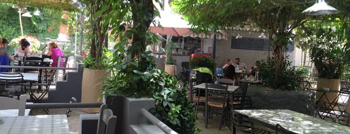 Άμα Λάχει Chez Violette is one of Athens - Best Coffee Spots.