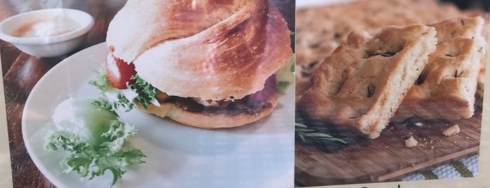 Sun Street Panini is one of Dee 님이 저장한 장소.