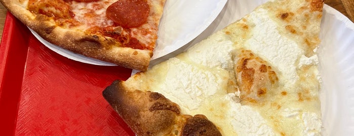 Famous Famiglia Pizza is one of The 11 Best Places for Buffalo Chicken Pizza in New York City.