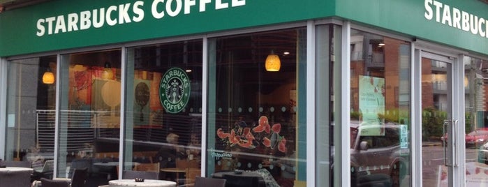 Starbucks is one of Locais salvos de Niall.
