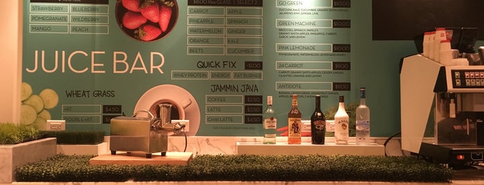 Juice Bar is one of Alessandroさんのお気に入りスポット.
