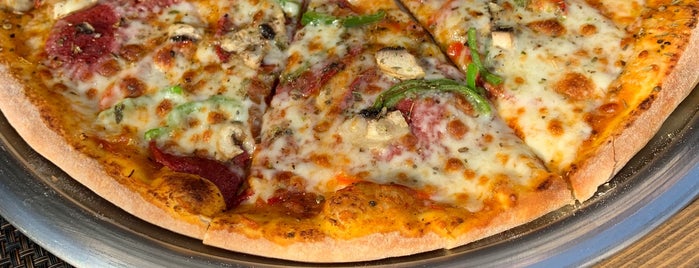 A la vita pizza is one of Restoran - Dünya Mutfağı- Pizza- Şarap Evi.