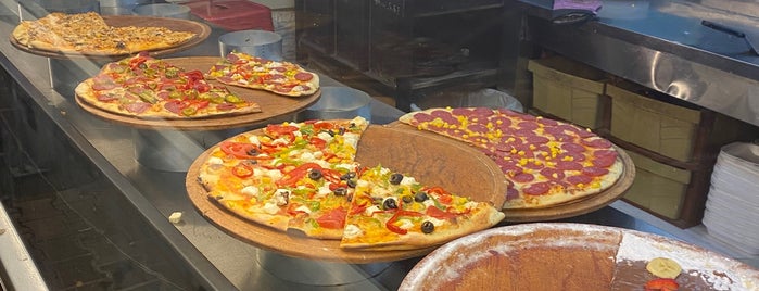 Spatula Dilim Pizza is one of Ankara yemek.