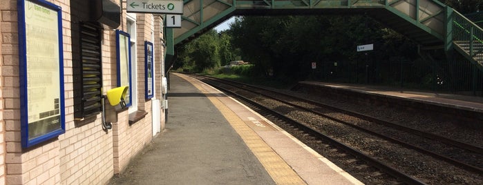 Old Hill Railway Station (OHL) is one of England.