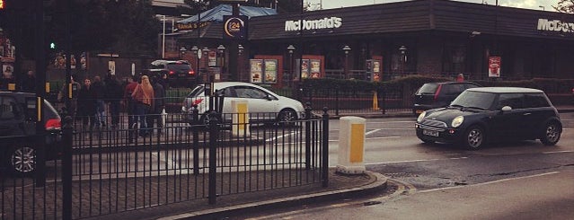 McDonald's is one of Orte, die Perla gefallen.