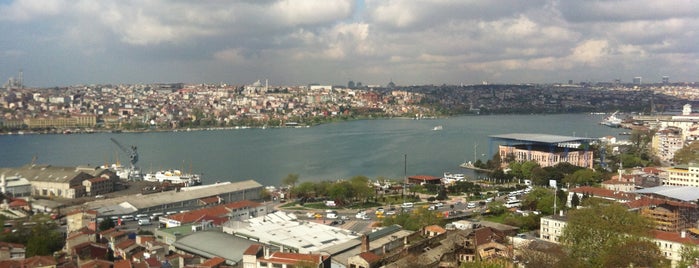 Radisson Blu Hotel, Istanbul Pera is one of Yemek Mekanları(İstanbul).