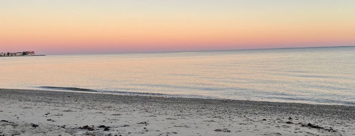 Bayview Beach is one of Docks.