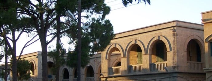 Girne Kaza Mahkemesi is one of Lugares favoritos de Orhun.
