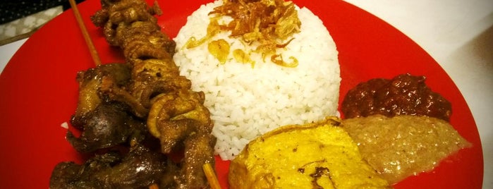 Nasi Uduk Kebon Kacang is one of Kuliner @ Kelapa Gading.