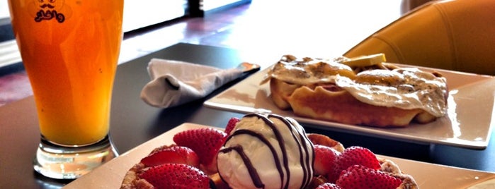Waffle's is one of Lugares guardados de Emmy.