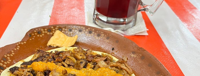 Tacos "El Chino" is one of Gorditos y bonitos.