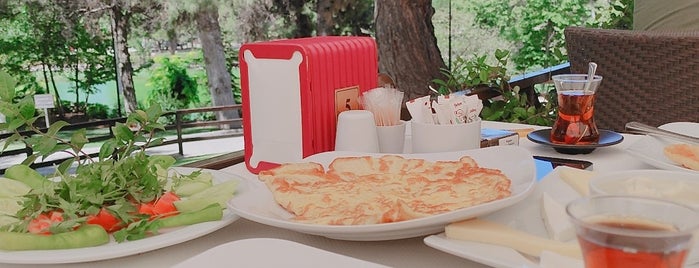 Göl Cafe Restaurant is one of RamazanCanさんのお気に入りスポット.