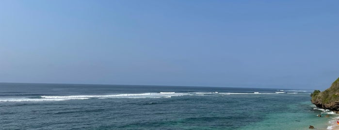 Pantai Gunung Payung is one of Nusa Dua.