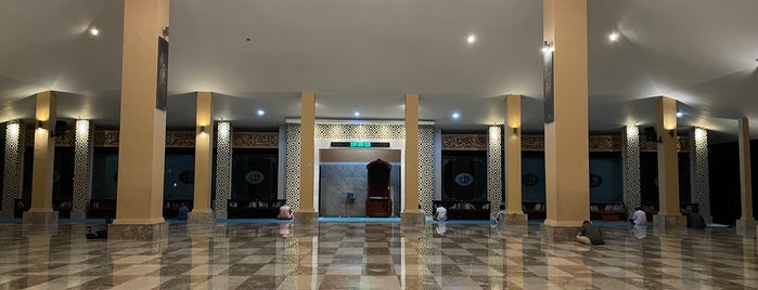 Masjid Agung Palapa is one of Mesjid.