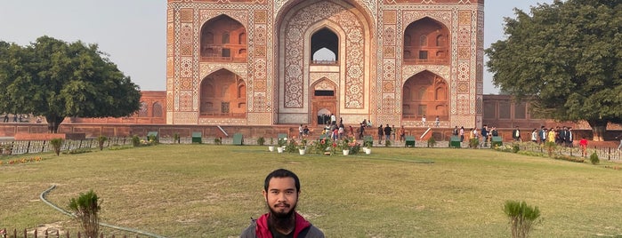 Sikandra is one of India.agra.