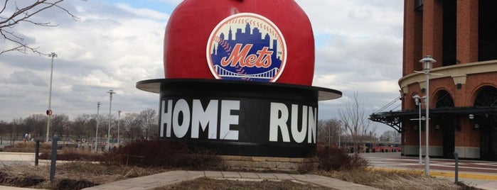 Home Run Apple is one of Lieux qui ont plu à Danyel.