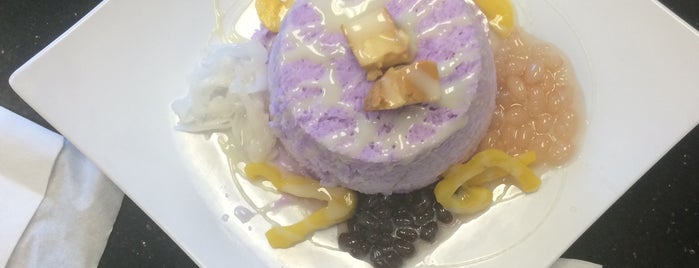 Vampire Penguin is one of Food to Try in Sac.