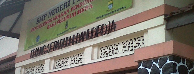 SMP Negeri 1 Bandung is one of All-time favorites in Indonesia.