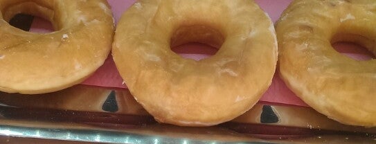 Dunkin' Donuts is one of Orte, die Maram gefallen.