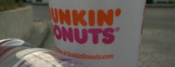 Dunkin' Donuts is one of Osama : понравившиеся места.