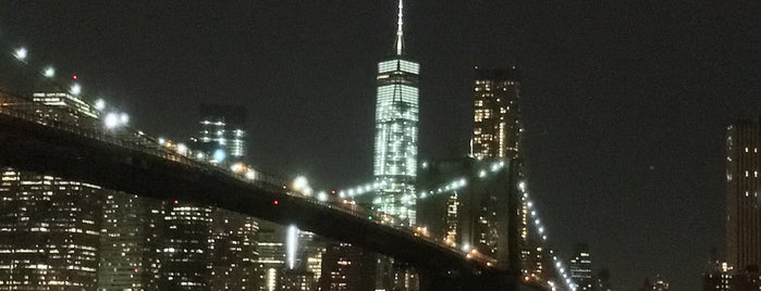 Brooklyn Bridge is one of Coolplaces Nyc.