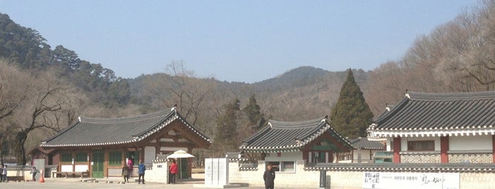 장릉(단종릉) is one of 조선왕릉 / 朝鮮王陵 / Royal Tombs of the Joseon Dynasty.