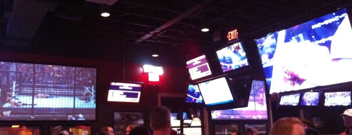Buffalo Wild Wings is one of Lugares favoritos de whammerkid.