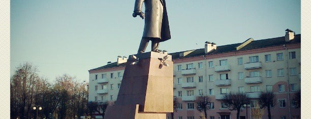 Площадь Ленина is one of Orte, die Dmitry gefallen.