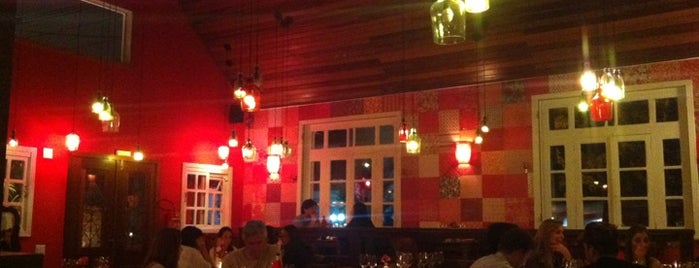 Carmina Bistrô & Bar is one of Mi : понравившиеся места.