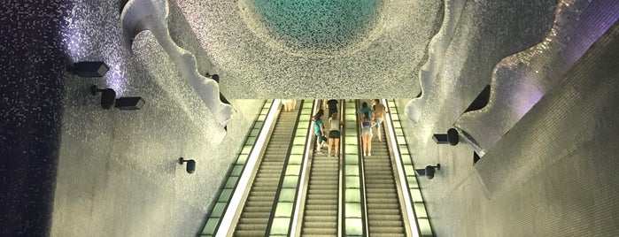 Metro Toledo (L1) is one of Danieleさんのお気に入りスポット.