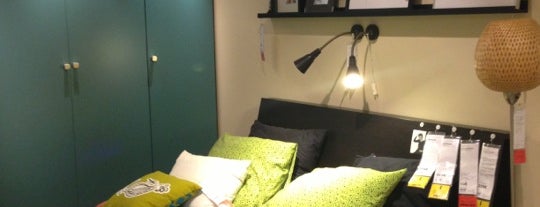 IKEA is one of Posti che sono piaciuti a Anaïs.