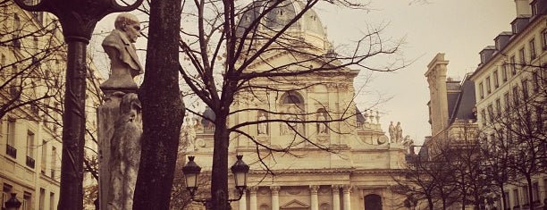 Place de la Sorbonne is one of Dilara'nın Kaydettiği Mekanlar.