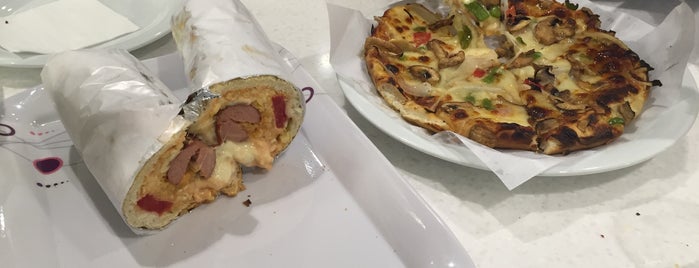 Chaman Pizza | پیتزا چمن is one of Nojanさんのお気に入りスポット.