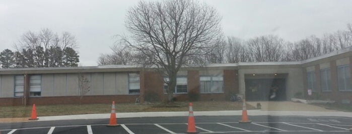 unionville elementary school is one of schools.
