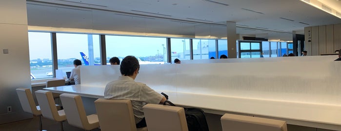 ANA LOUNGE is one of Star Alliance Lounges.